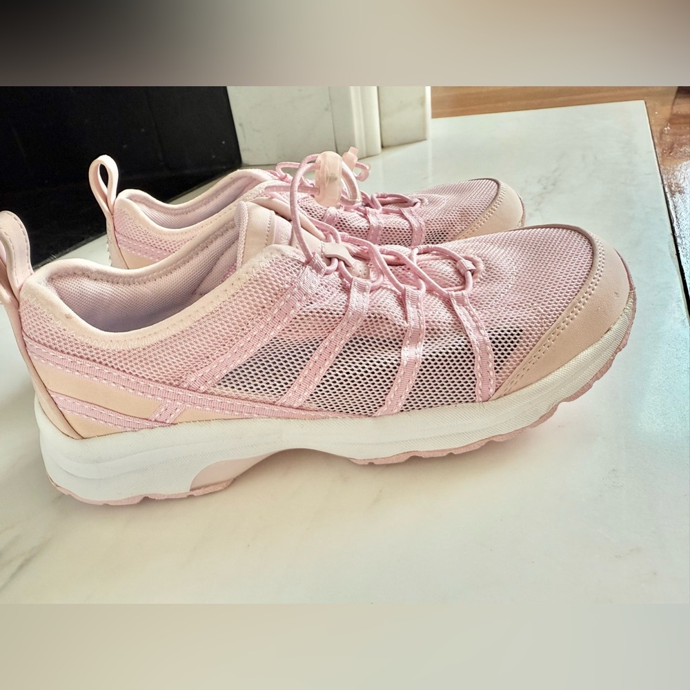 NWT Lands' End Watershoe Women Sneaker Water Shoes Athletic Mesh Outdoor Size 7